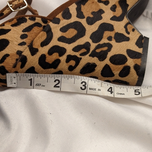 Bebe platform sandals in a cheetah pattern - Picture 5 of 10